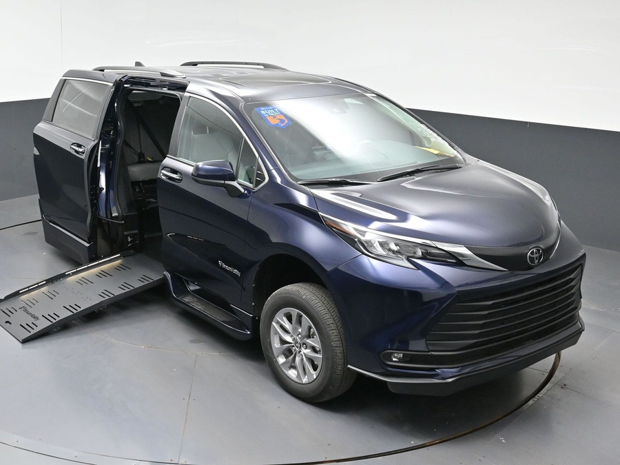 New 2026 Toyota Sienna XLE Add