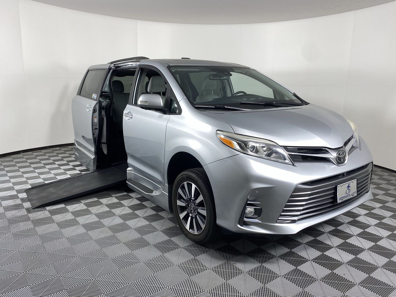 2019 Toyota Sienna Limited