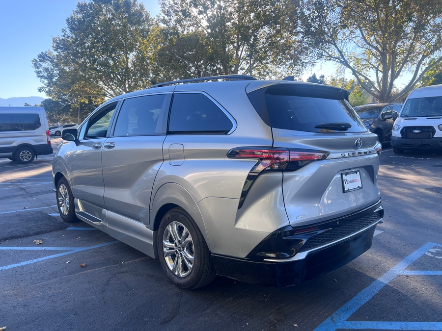 PRE OWNED 2023 Toyota Sienna XSE