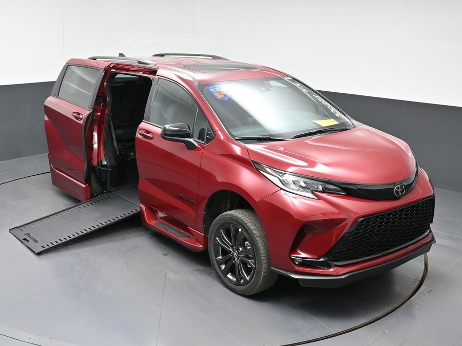 New 2026 Toyota Sienna XSE Sport