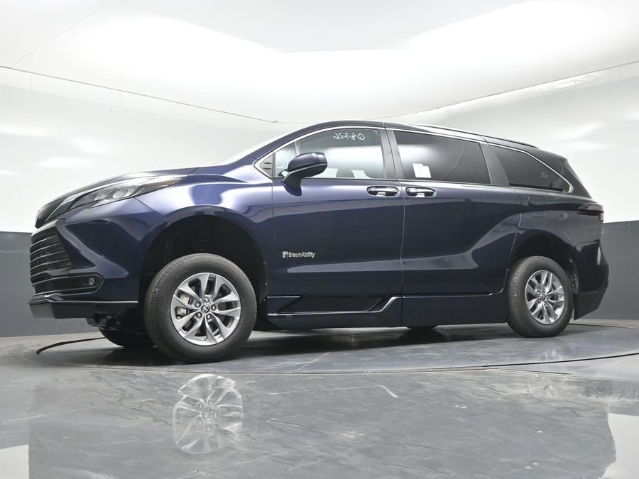New 2026 Toyota Sienna XLE Add
