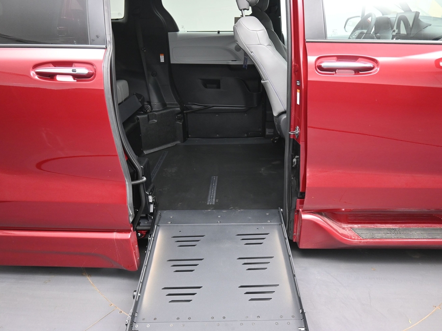 New 2026 Toyota Sienna XLE Add