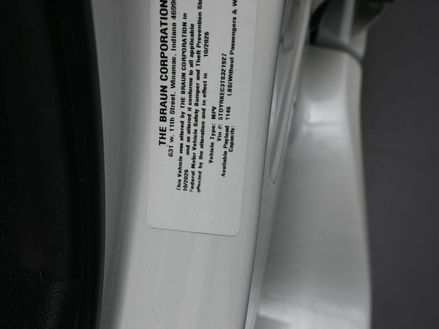 New 2026 Toyota Sienna XLE Base