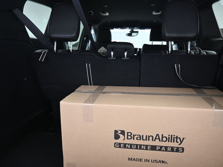 New 2027 Chrysler Pacifica Select Sport