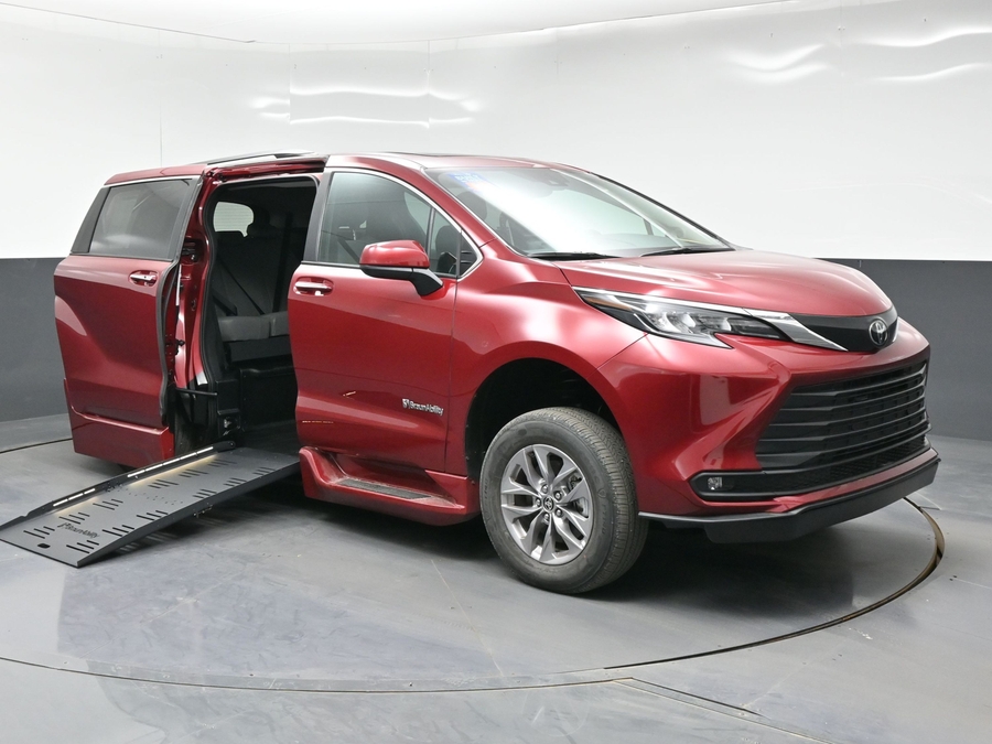 New 2026 Toyota Sienna XLE Add