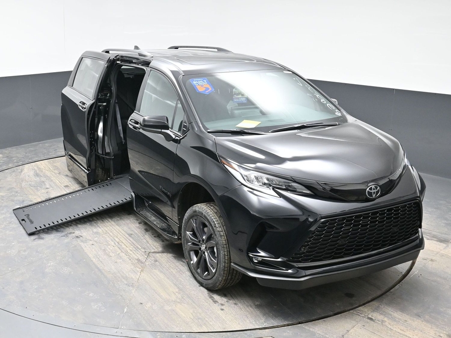 New 2026 Toyota Sienna XSE Sport