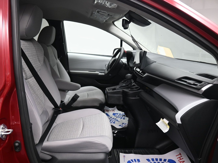 New 2026 Toyota Sienna LE