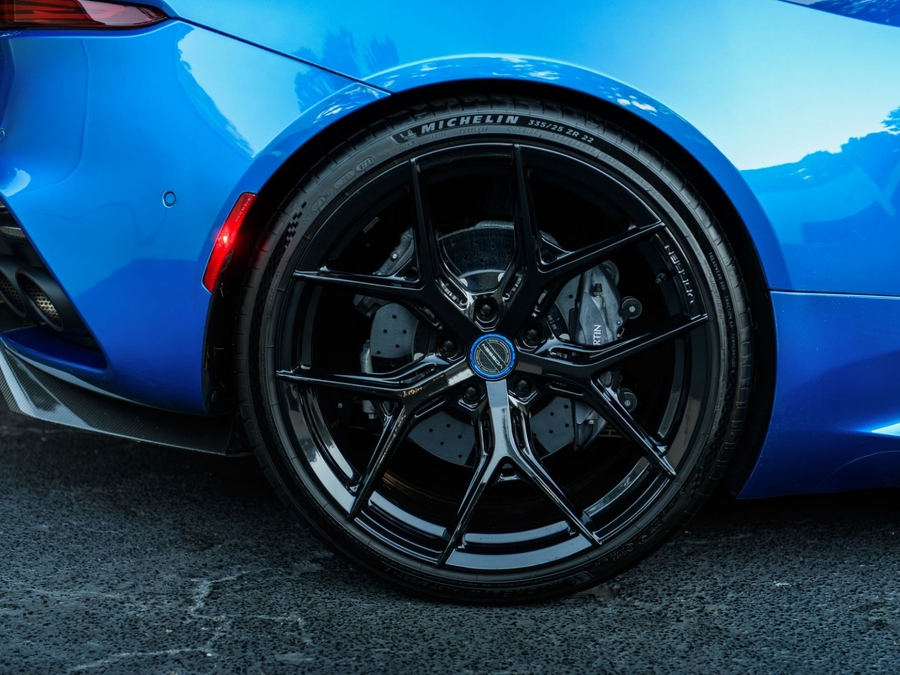 2020 Aston Martin DBS Superleggera Volante