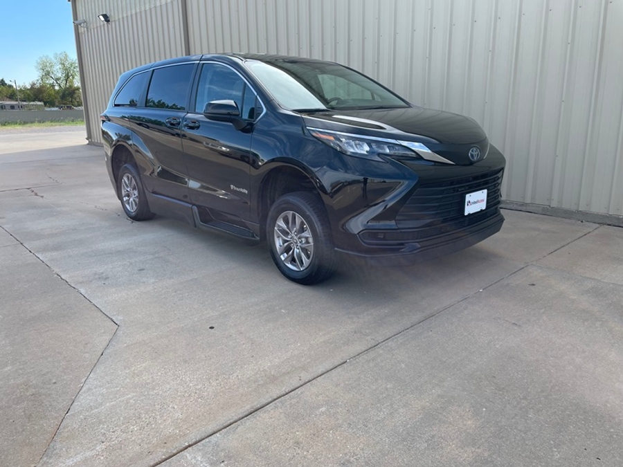 PRE OWNED 2024 Toyota Sienna LE Base