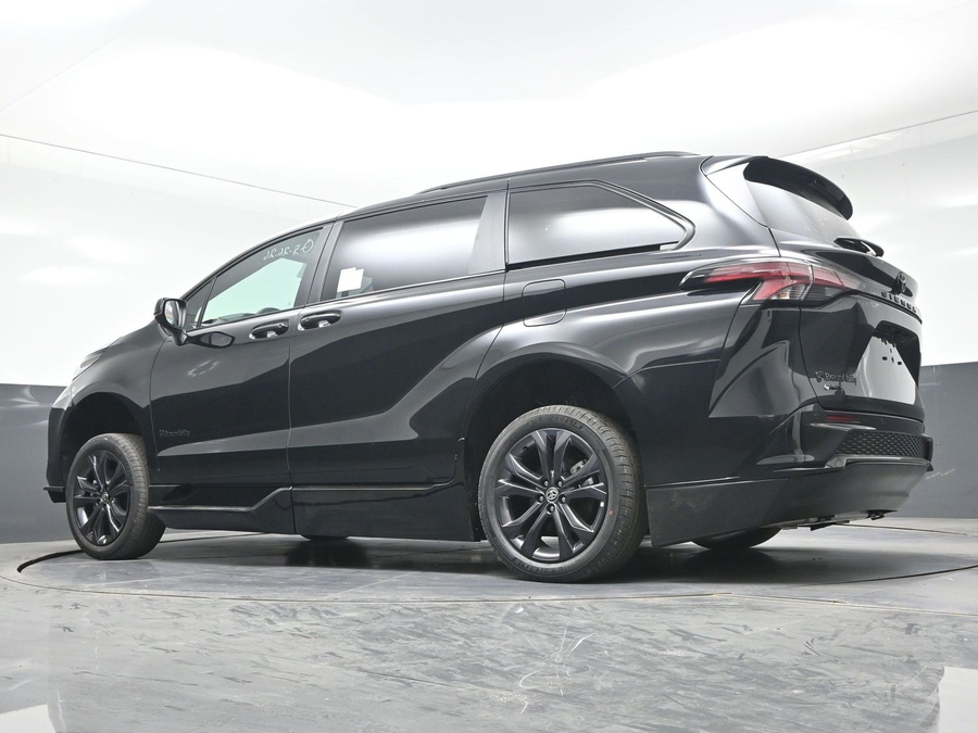 New 2026 Toyota Sienna XSE Sport TS311356