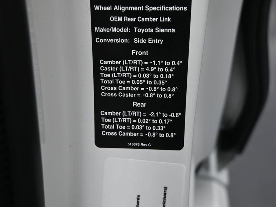 New 2026 Toyota Sienna XLE Base