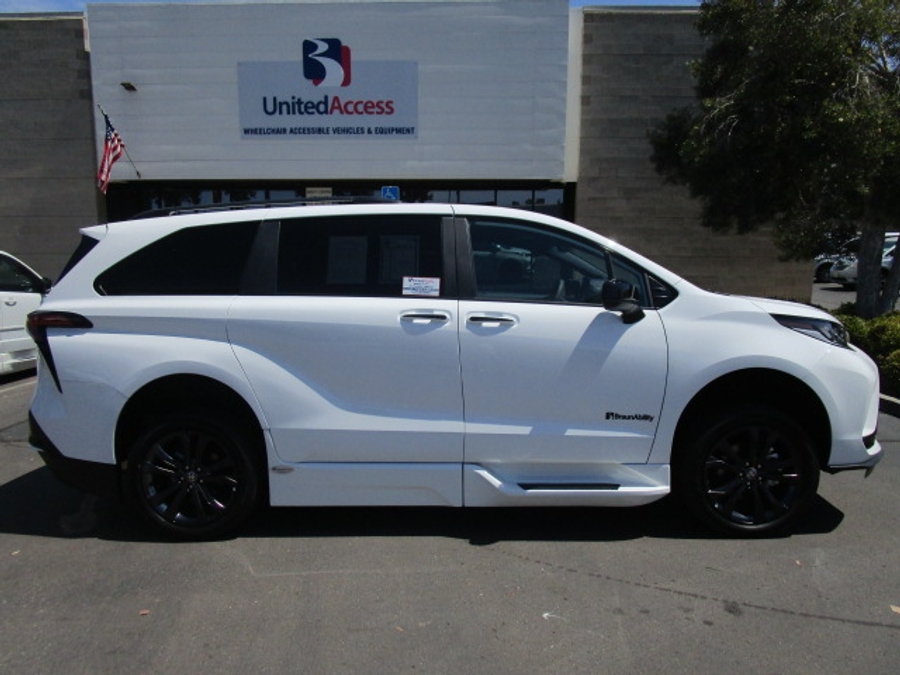 New 2026 Toyota Sienna XSE Sport