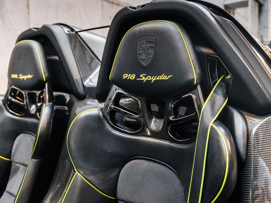 2015 Porsche 918 Spyder