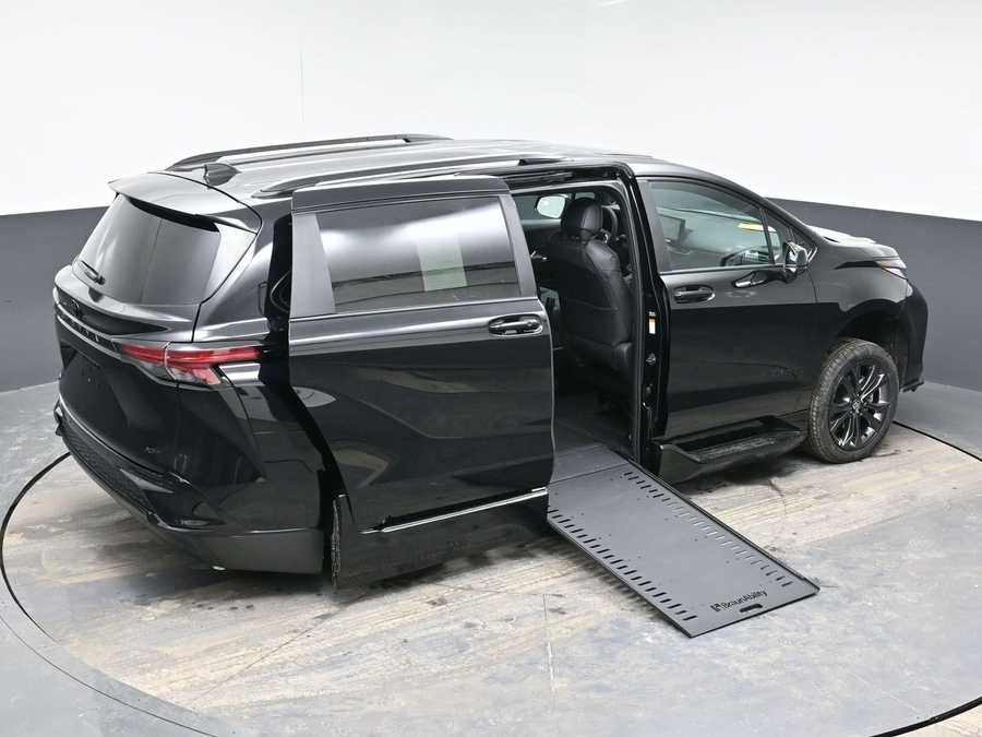 New 2026 Toyota Sienna XSE Sport