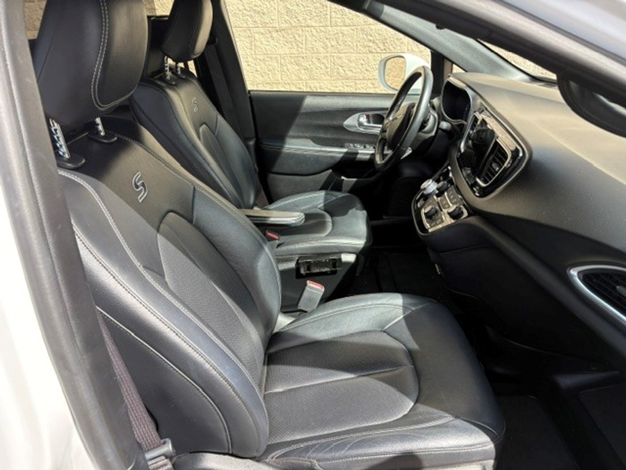 PRE OWNED 2019 Chrysler Pacifica Touring L Plus