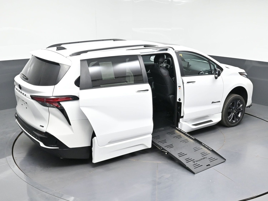 New 2026 Toyota Sienna XSE Sport