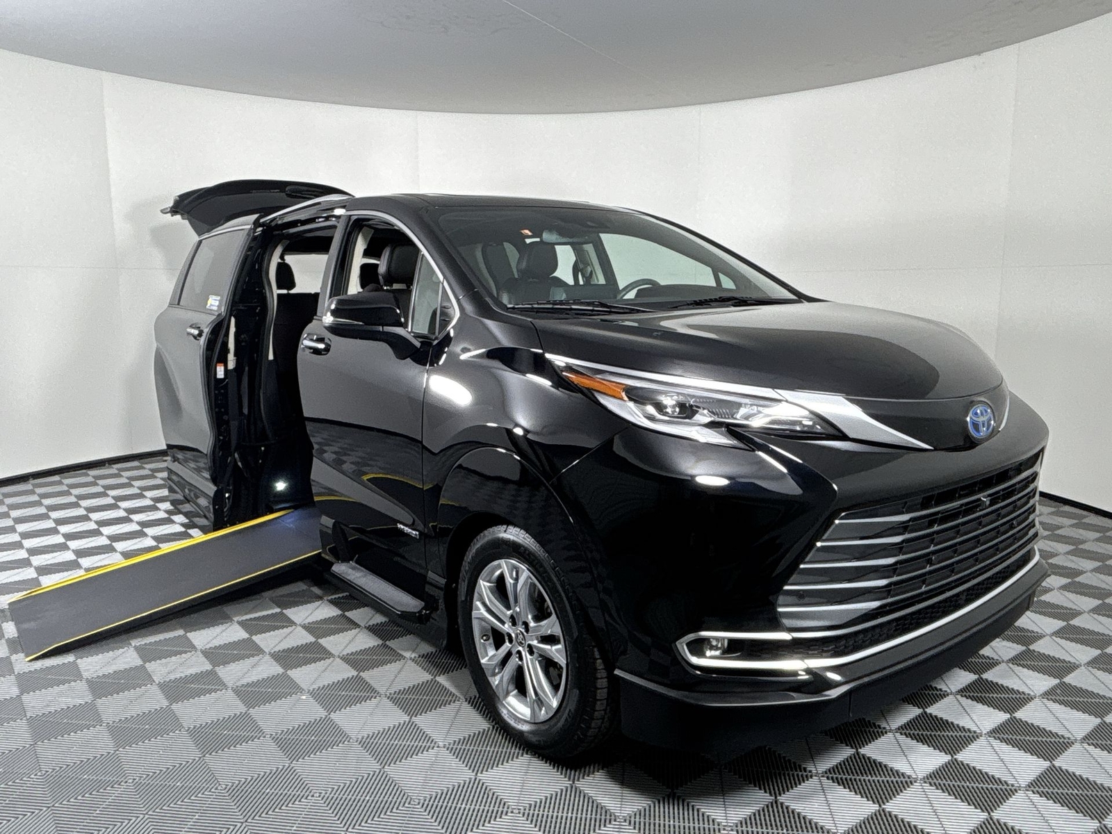 2021 Toyota Sienna Platinum