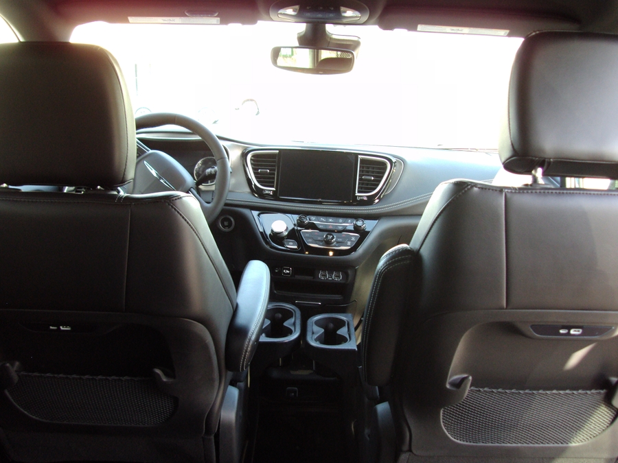 PRE OWNED 2025 Chrysler Pacifica Select