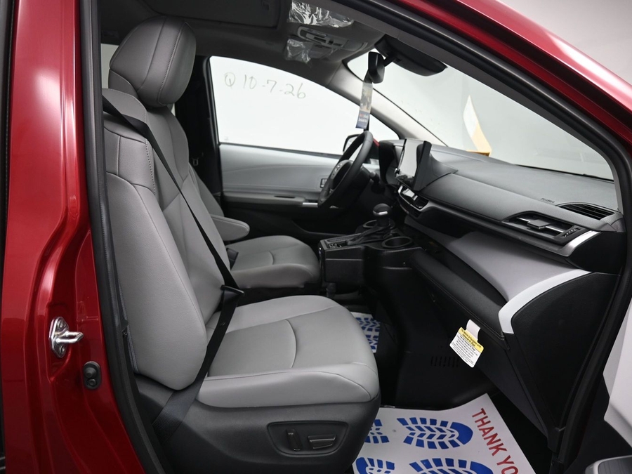 New 2026 Toyota Sienna XLE Base