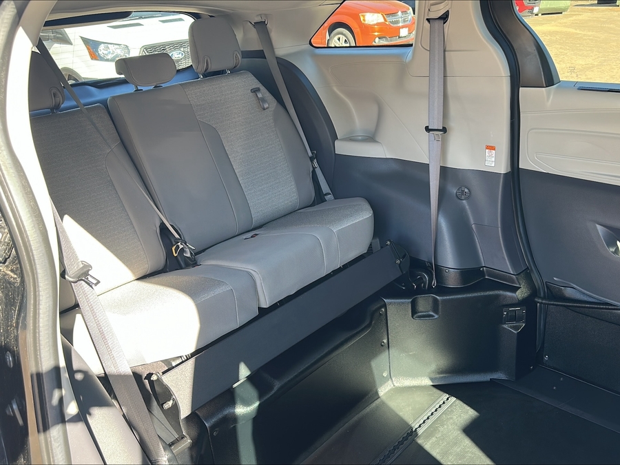PRE OWNED 2024 Toyota Sienna LE