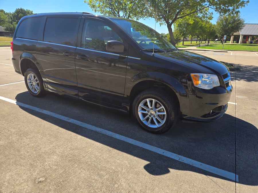 PRE OWNED 2020 Dodge Grand Caravan SXT