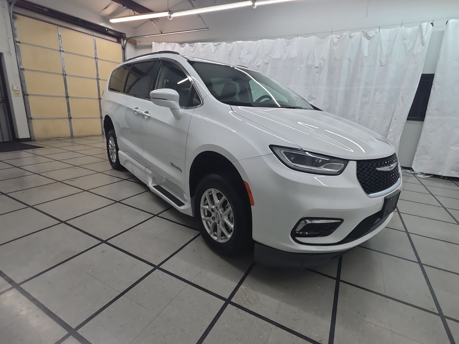 2022 Chrysler Pacifica Touring L