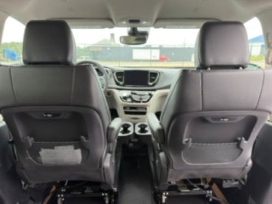 PRE OWNED 2024 Chrysler Pacifica Touring L