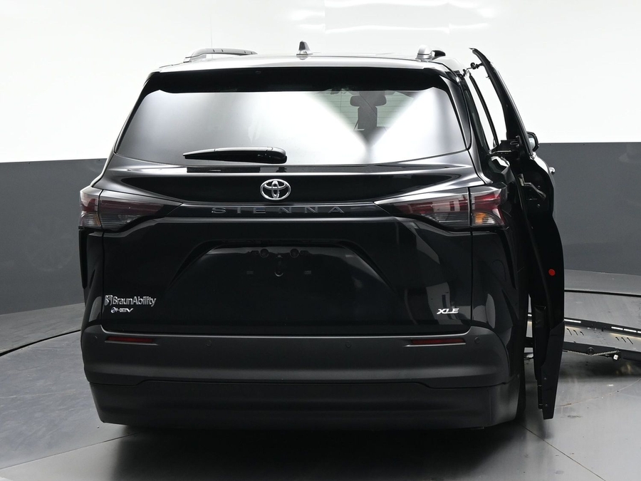 New 2026 Toyota Sienna XLE Add