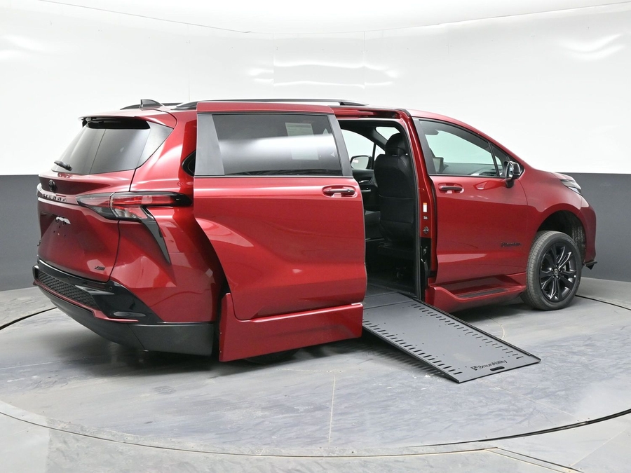 New 2026 Toyota Sienna XSE Sport