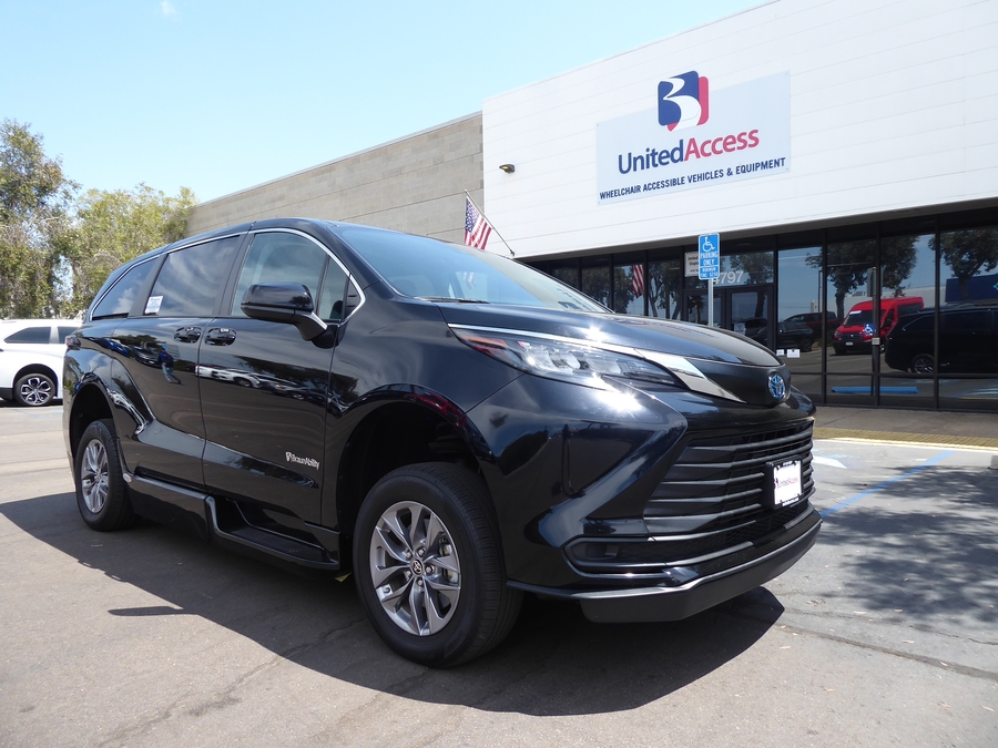 PRE OWNED 2024 Toyota Sienna LE Base