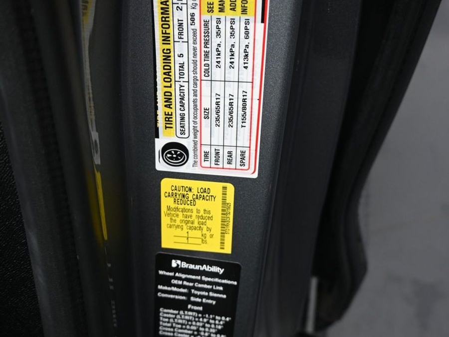 New 2026 Toyota Sienna XLE Base