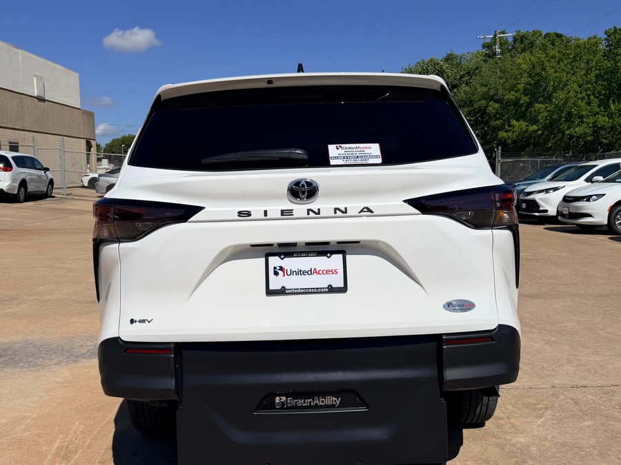 New 2026 Toyota Sienna LE