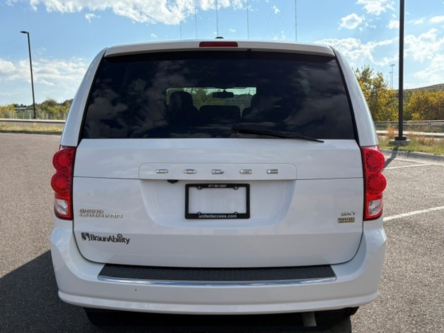 PRE OWNED 2017 Dodge Grand Caravan SXT