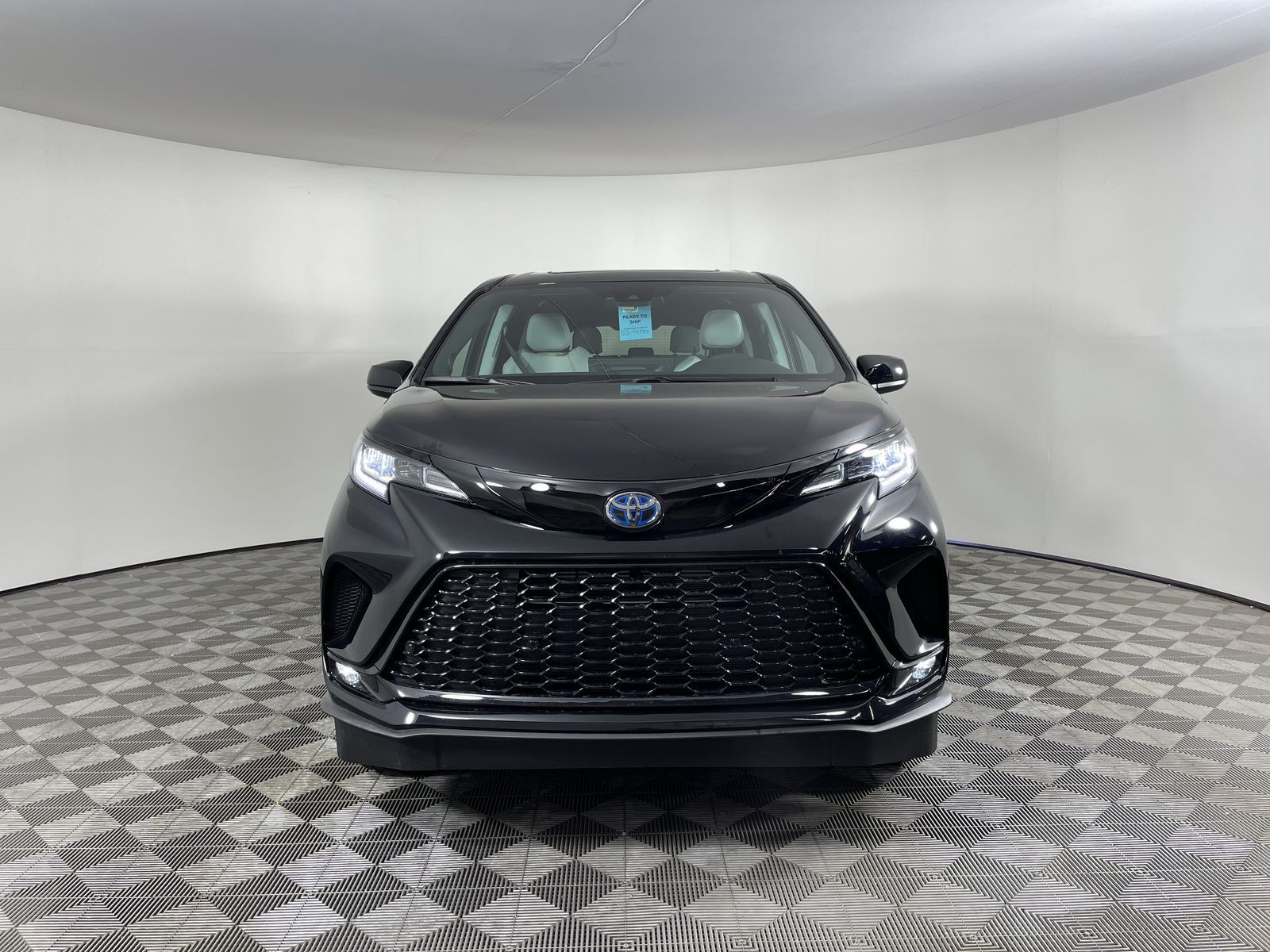 2025 Toyota Sienna XSE - Photo 31