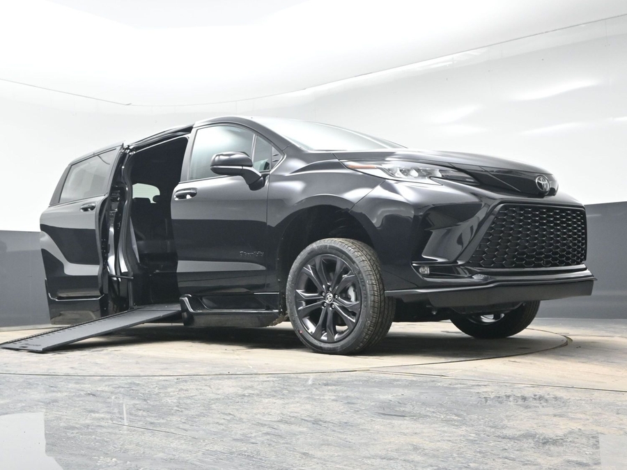 New 2026 Toyota Sienna XSE Sport