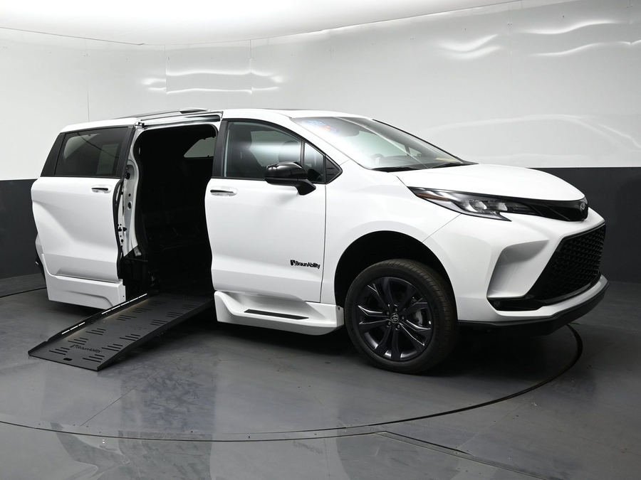 New 2026 Toyota Sienna XSE Sport