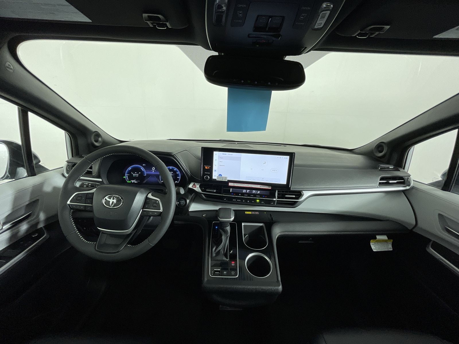 2025 Toyota Sienna XSE - Photo 16