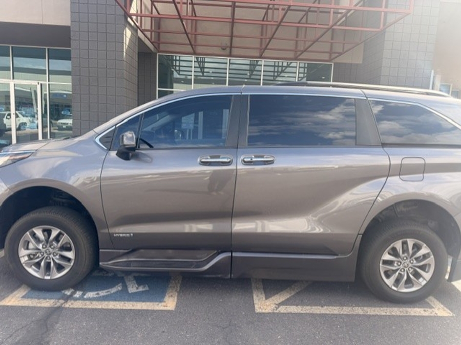 PRE OWNED 2021 Toyota Sienna XLE