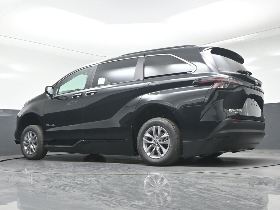 New 2026 Toyota Sienna XLE Add