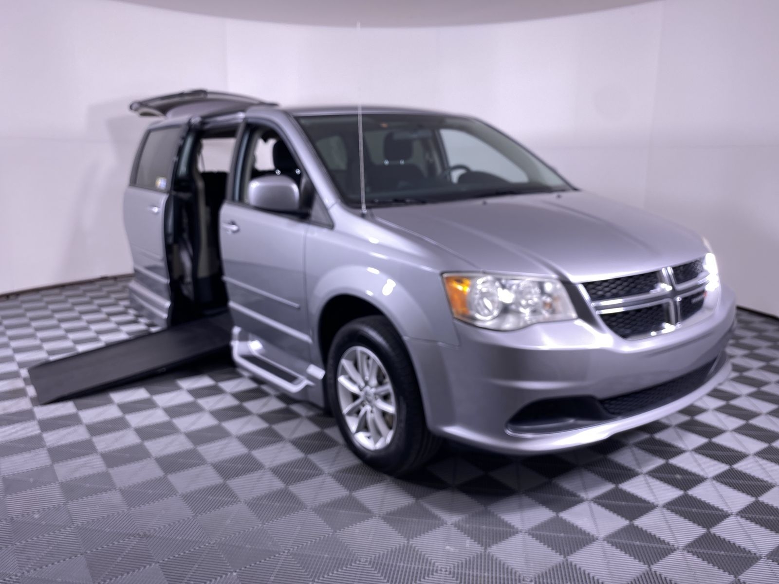 2014 Dodge Grand Caravan's photo