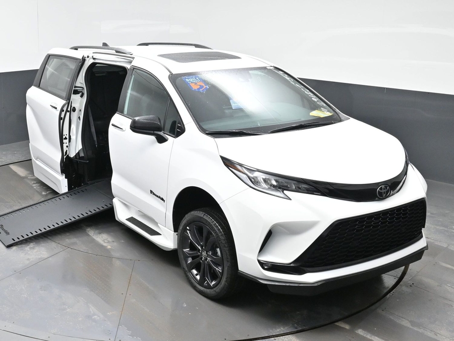 New 2026 Toyota Sienna XSE Sport