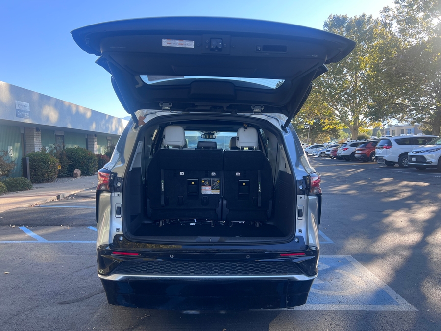 PRE OWNED 2023 Toyota Sienna XSE