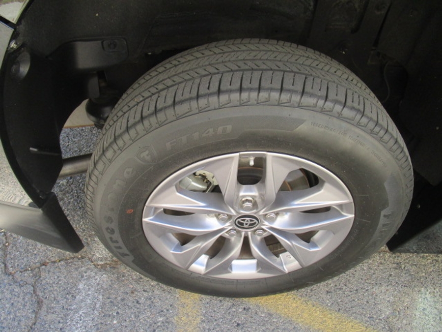 PRE OWNED 2024 Toyota Sienna LE Base