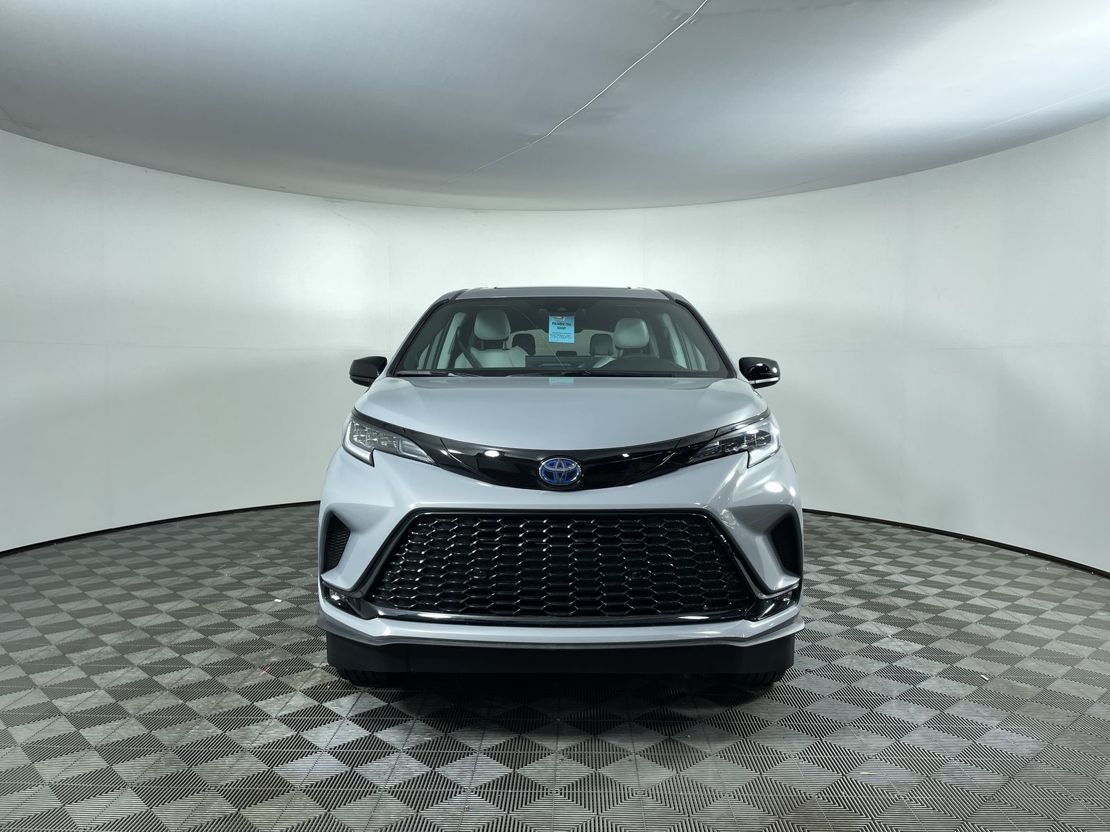 2025 Toyota Sienna XSE - Photo 31
