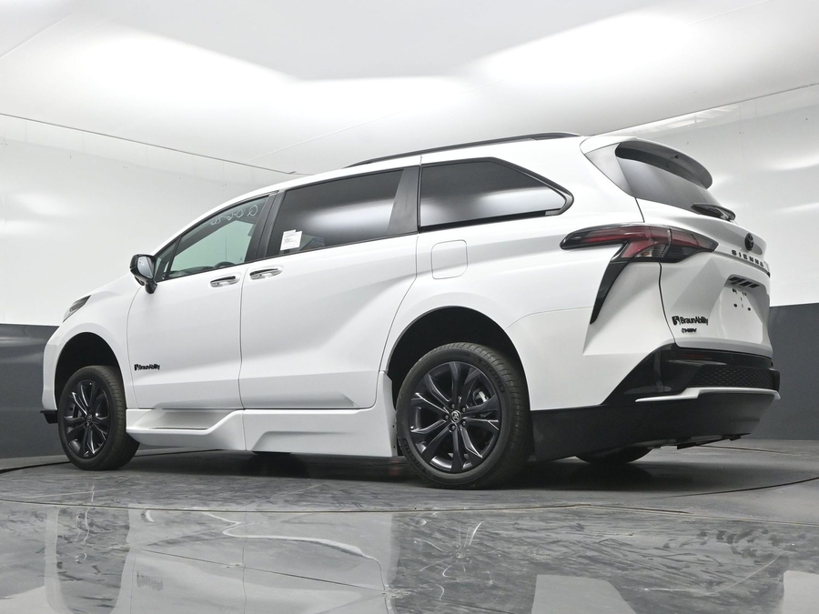 New 2026 Toyota Sienna XSE Sport