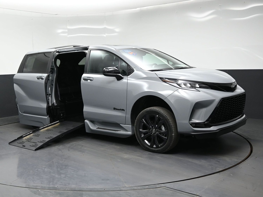 New 2026 Toyota Sienna XSE Sport