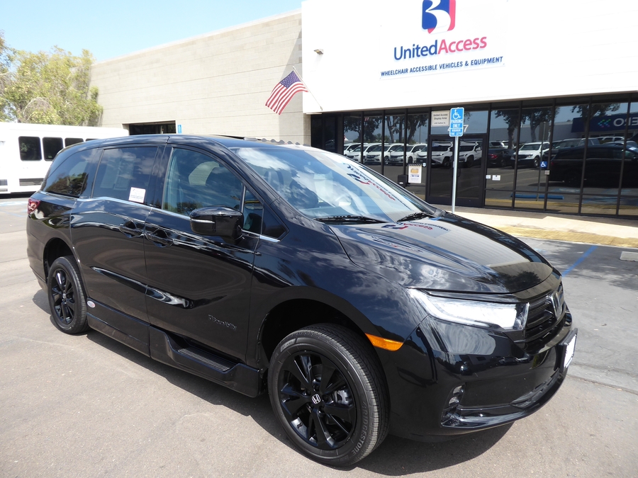 PRE OWNED 2024 Honda Odyssey Sport