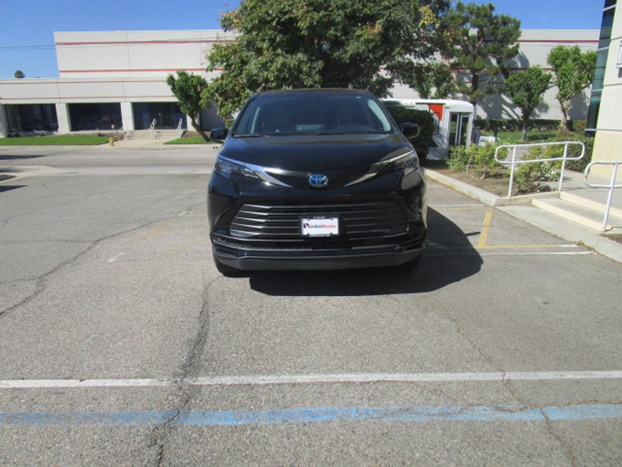PRE OWNED 2024 Toyota Sienna LE Base