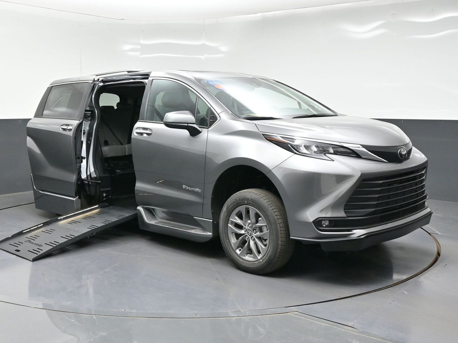 New 2026 Toyota Sienna XLE Add