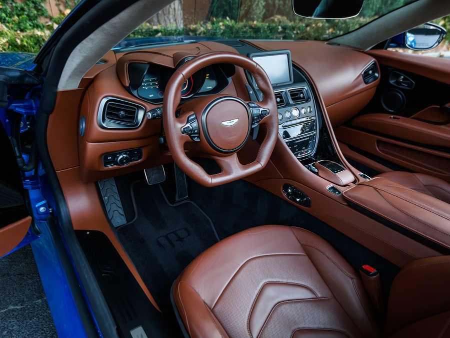 2020 Aston Martin DBS Superleggera Volante